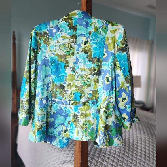 Roz & Ali Floral Blue Blazer | L | 3/4 Sleeve | - Picture 2 of 7
